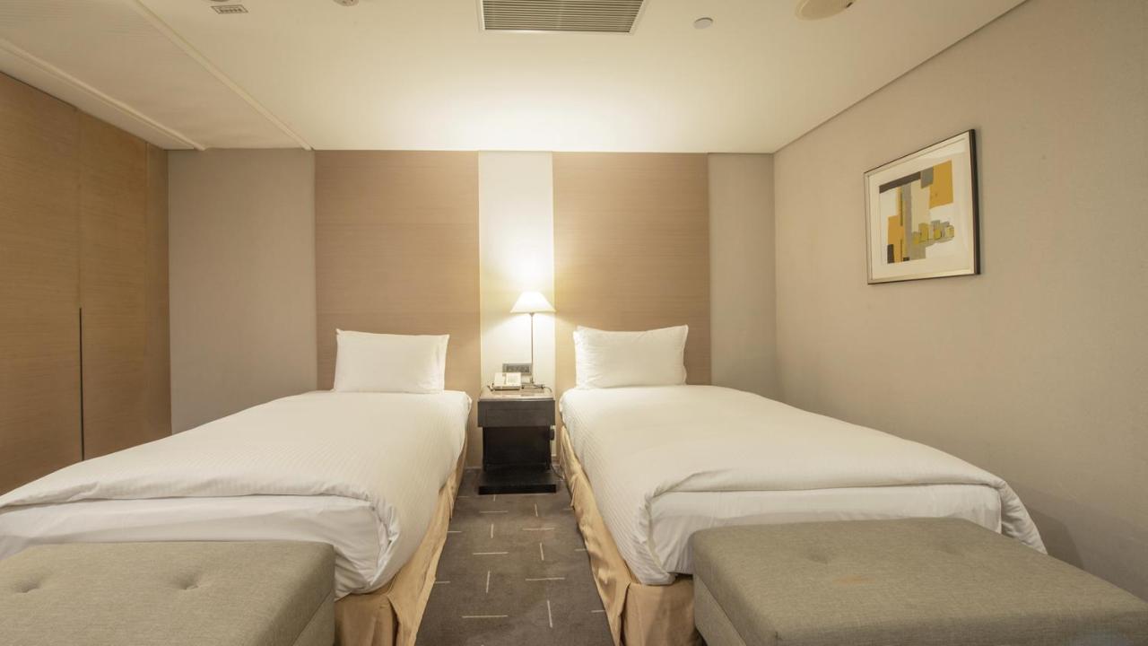 Tempus Hotel - Dadun Building Taichung Exterior foto